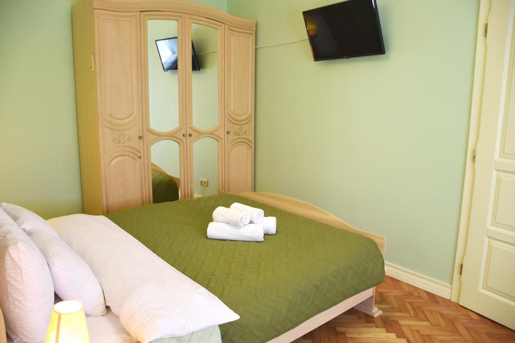 Renewed Central Apartment Львів Екстер'єр фото