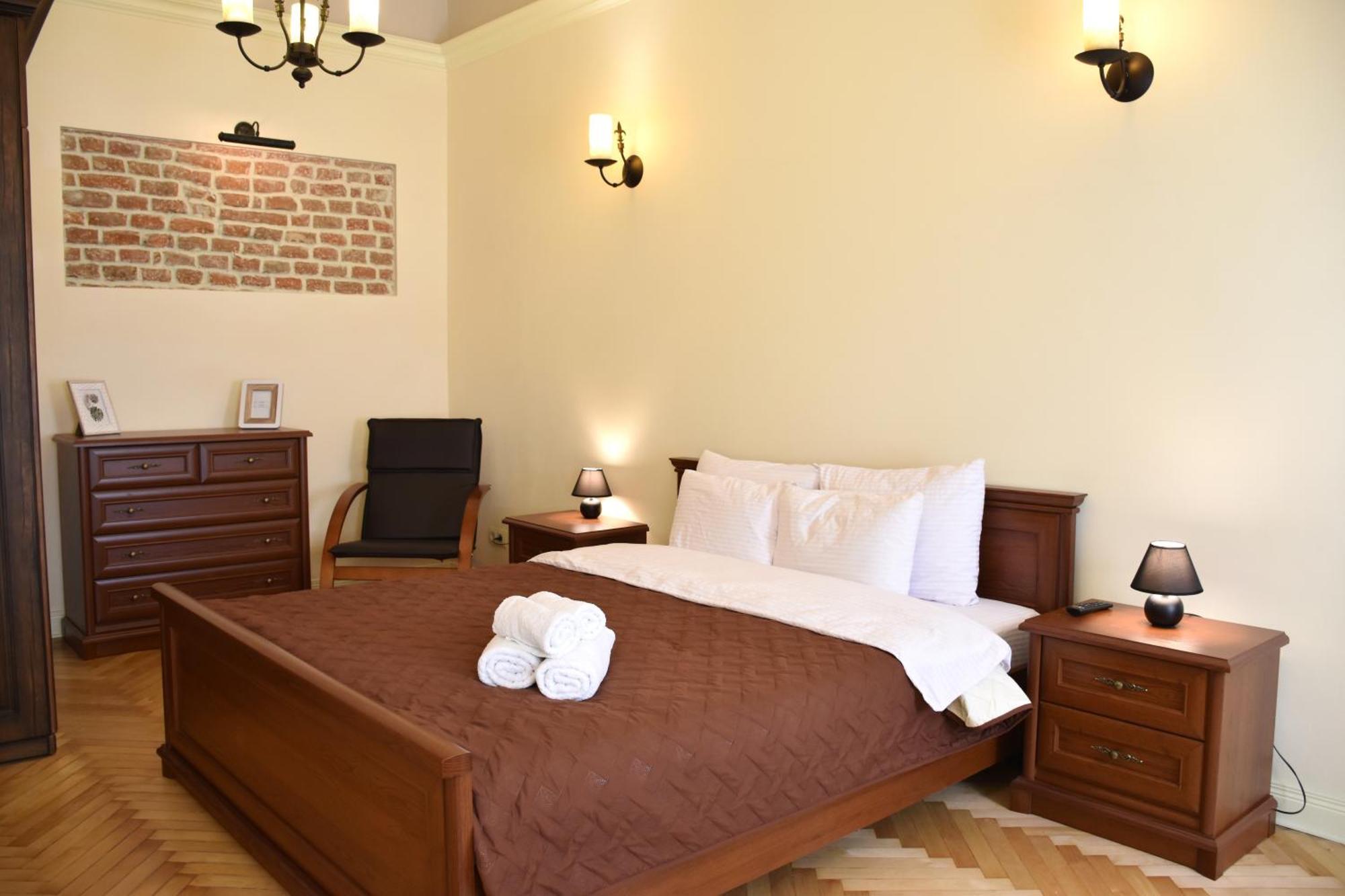 Renewed Central Apartment Львів Екстер'єр фото